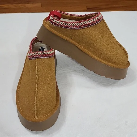 French Connection Womens Chunky Slippers Indoor/Outdoor Faux Fur Sz 7/8 EUC - Picture 1 of 11